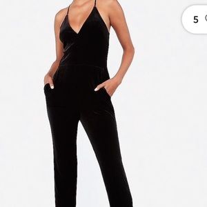 Black velvet jumpsuit never worn from express! Size XS
